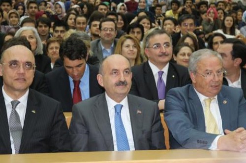 Müezzinoğlu: Eczacılıkta Uzmanlık Gündemde!