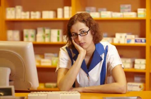 Eczaneler vitamin ve kozmetik ürün satışını marketlere kaptırdı