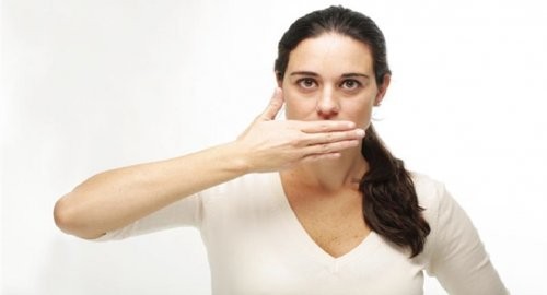 Ağız kokusunun sebebi