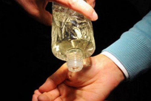 Bayramda kolonyadan zehirlenmeyin!