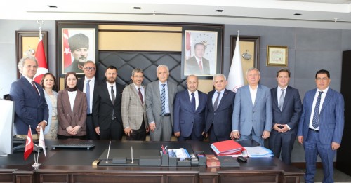İlaç Endüstrisi ve Teknolojileri Komisyonu TİTCK Başkanı Sn. Hüseyin Çelik Ziyareti
