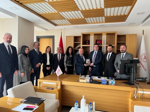 TİTCK İLAÇ VE ECZACILIK BAŞKAN YARDIMCISI SN. UZM. DR. MUSA İLKER DURAK VE İLAÇ RUSATLANDIRMA DAİRE 