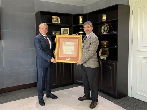 Türkiye İlaç ve Tıbbi Cihaz Kurumu Başkanı Sn. Dr. Asım Hocaoğlu’na Makamında Ziyaret