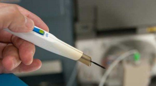 Kanserli tümörü bulan 'akıllı bıçak' geliştirildi