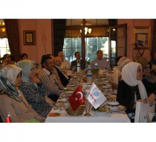 İVEK, Eczacıları İftarda Buluşturdu