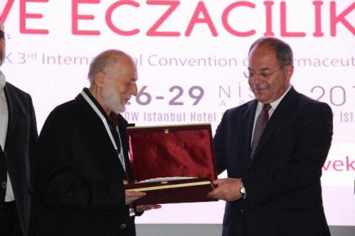 Vakfımızın manevi mimarlarından ve kurucu mütevelli heyeti üyemiz Eczacı Mustafa Aydıner Abimiz vefa