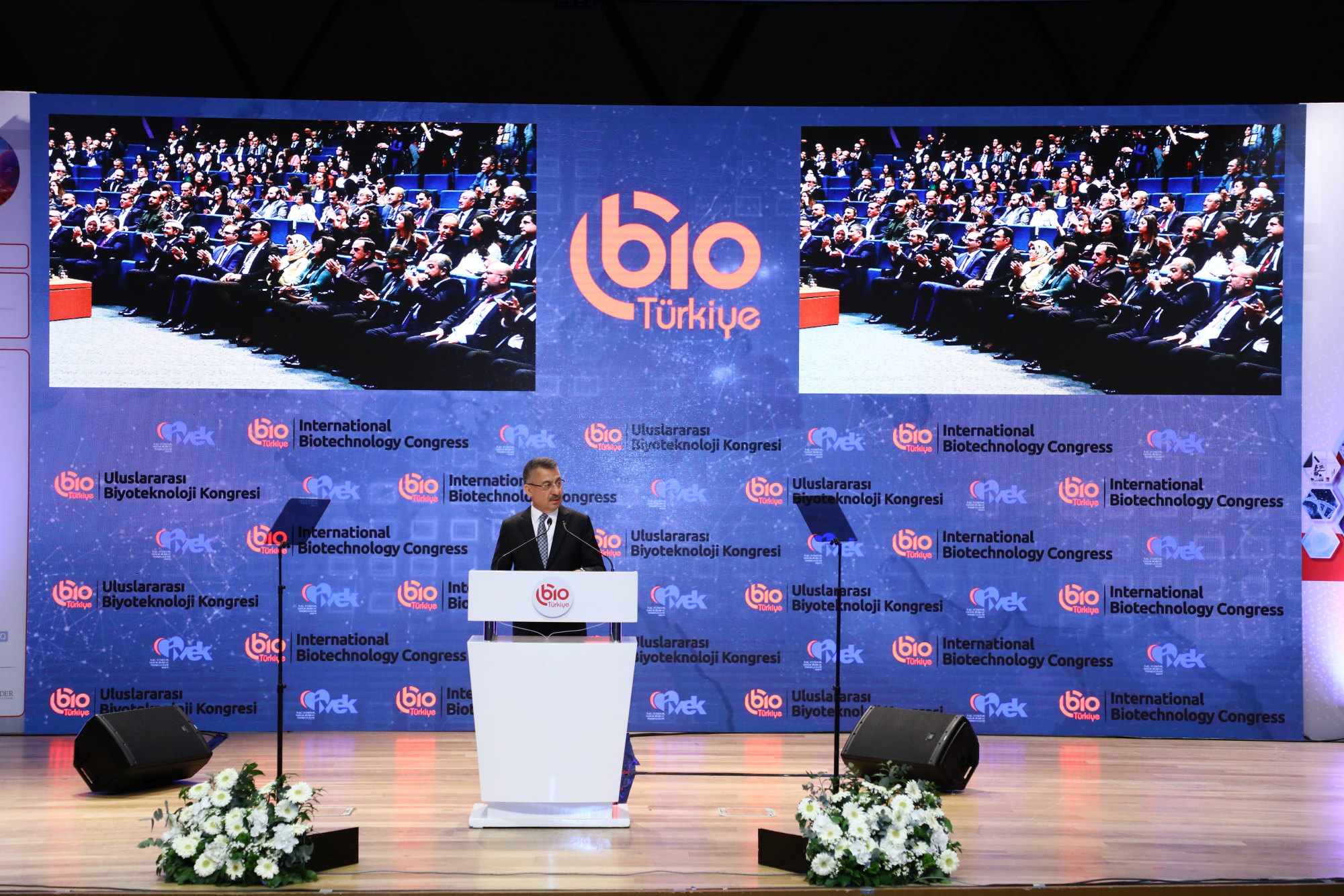  Cumhurbaşkanı Yardımcısı Fuat Oktay BIO Türkiye Sponsorluk Plaketlerini Takdim Etti 
