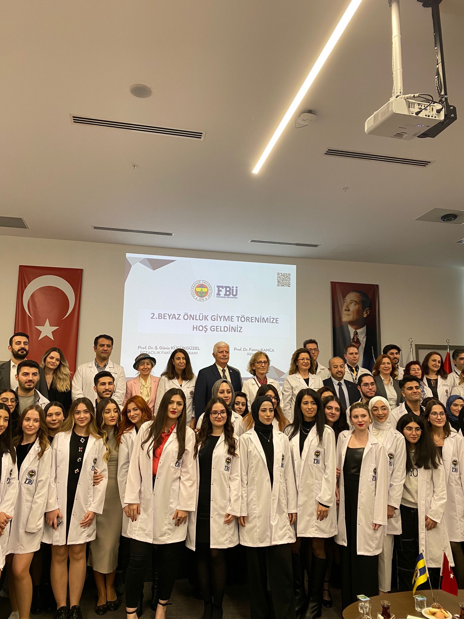  Fenerbahçe Üniversitesi Eczacılık Fakültesi 2. Beyaz Önlük Giyme Töreni 