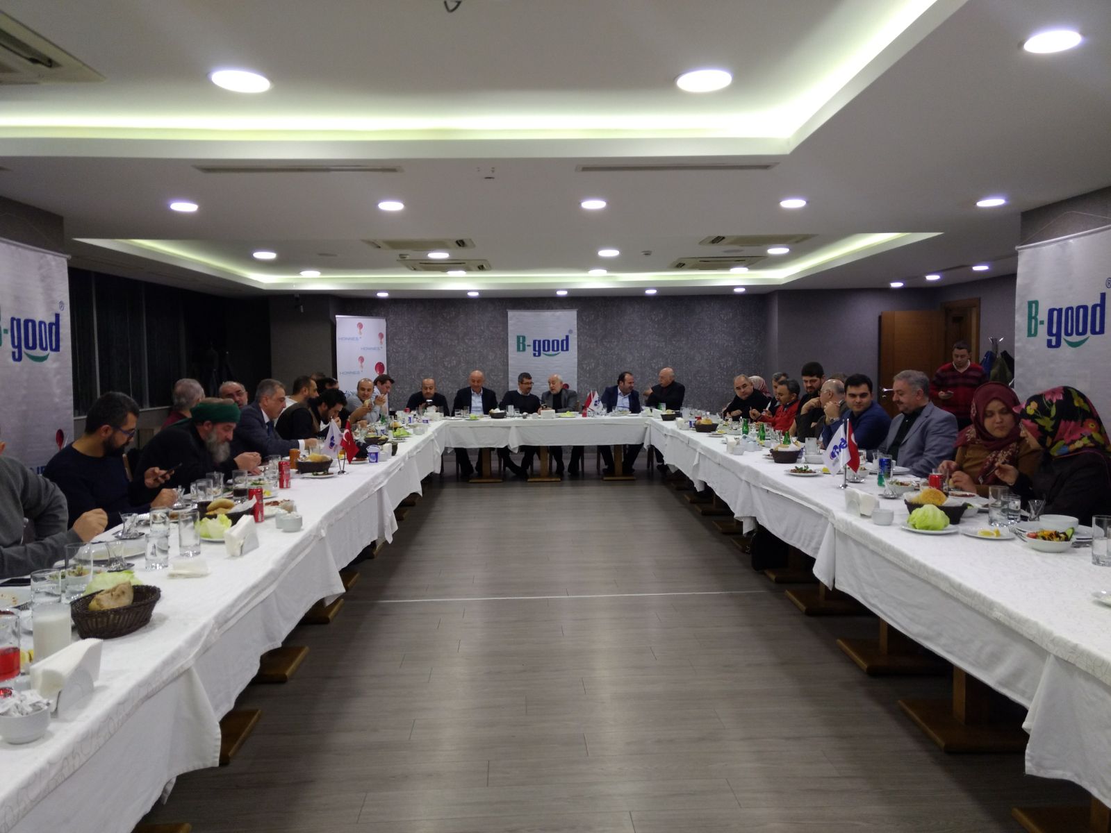  Kadim Dostlar Yemeği 